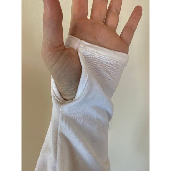 White athletic Old Navy top long sleeved Size XS - Picture 6 of 6